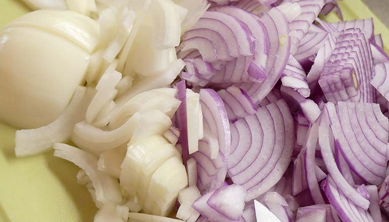 How To Cut An Onion Without Crying.